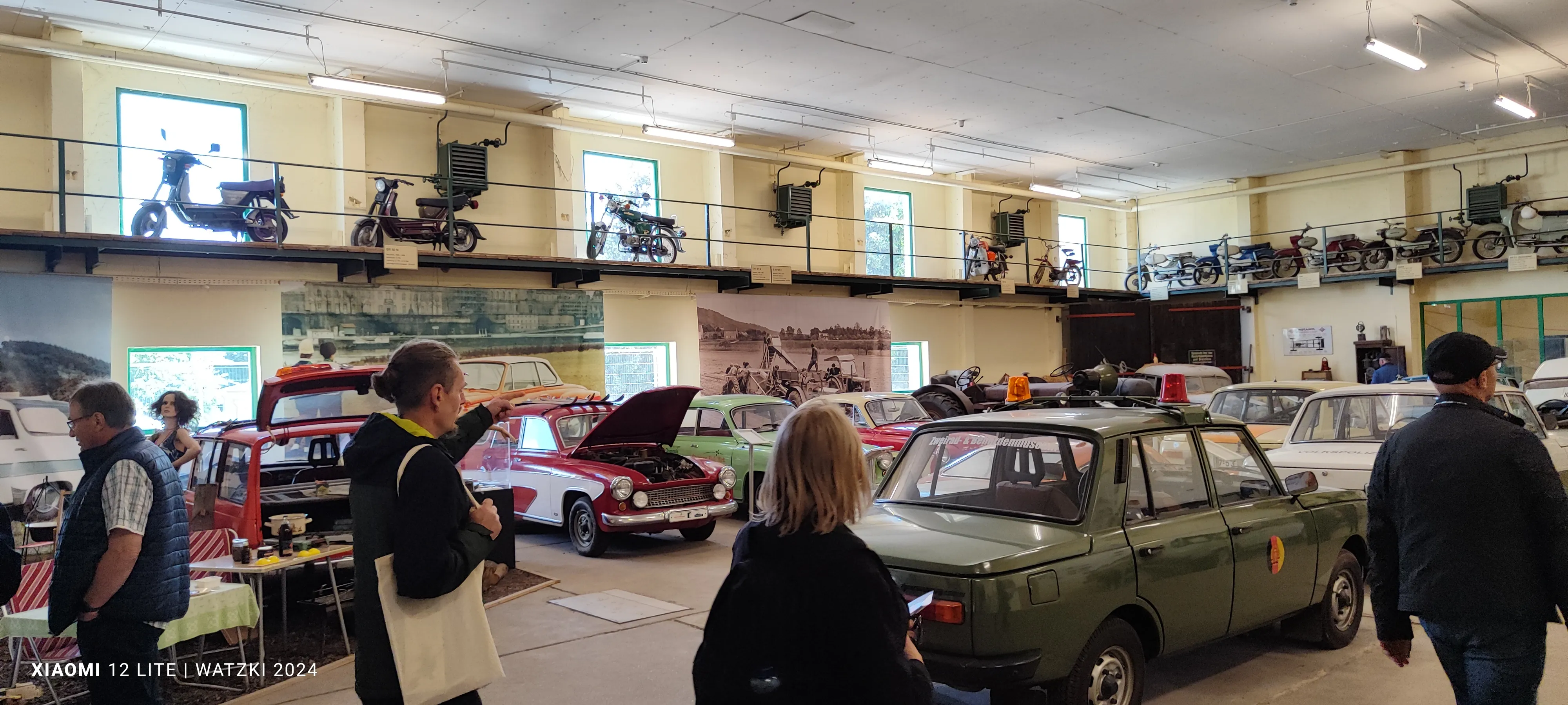 ./HeimatJubi/71_Heimatverein Vippachedelhausen im Klosmuseum_Fahrzeuge 2025_ergebnis.webp